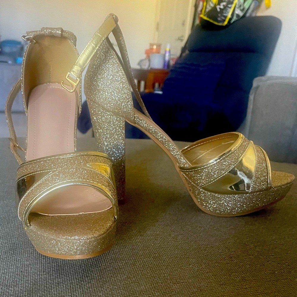 Gold heel pumps